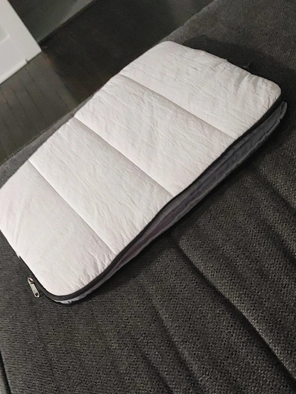 White Puffer Laptop Sleeve LIKE NEW